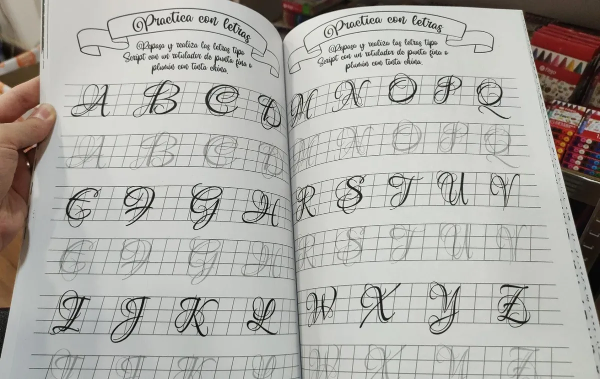 Combo Lettering: Libro y Marcadores 6